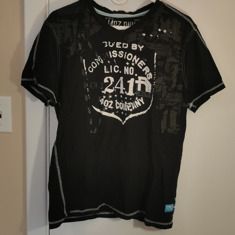 Denim company, size M, number and logo detailed t-shirt